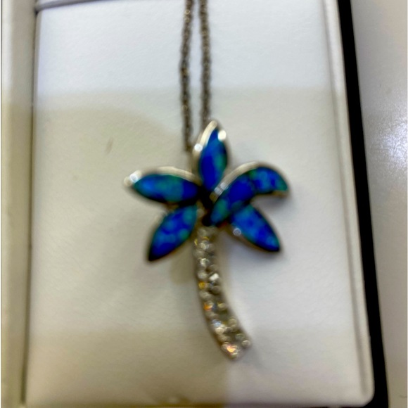 Stunning necklace - Picture 1 of 4